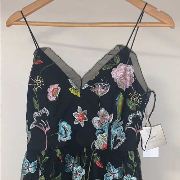 BEAUTIFUL Fully Embroidered Floral Gown - Picture 5 of 10